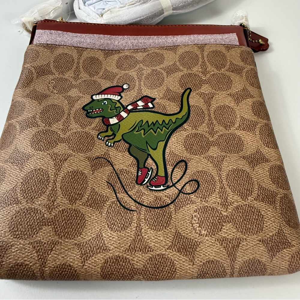 COACH Kitt Messenger Rexy Signature Crossbody Bag Purse Christmas Theme $175 - Picture 2 of 8